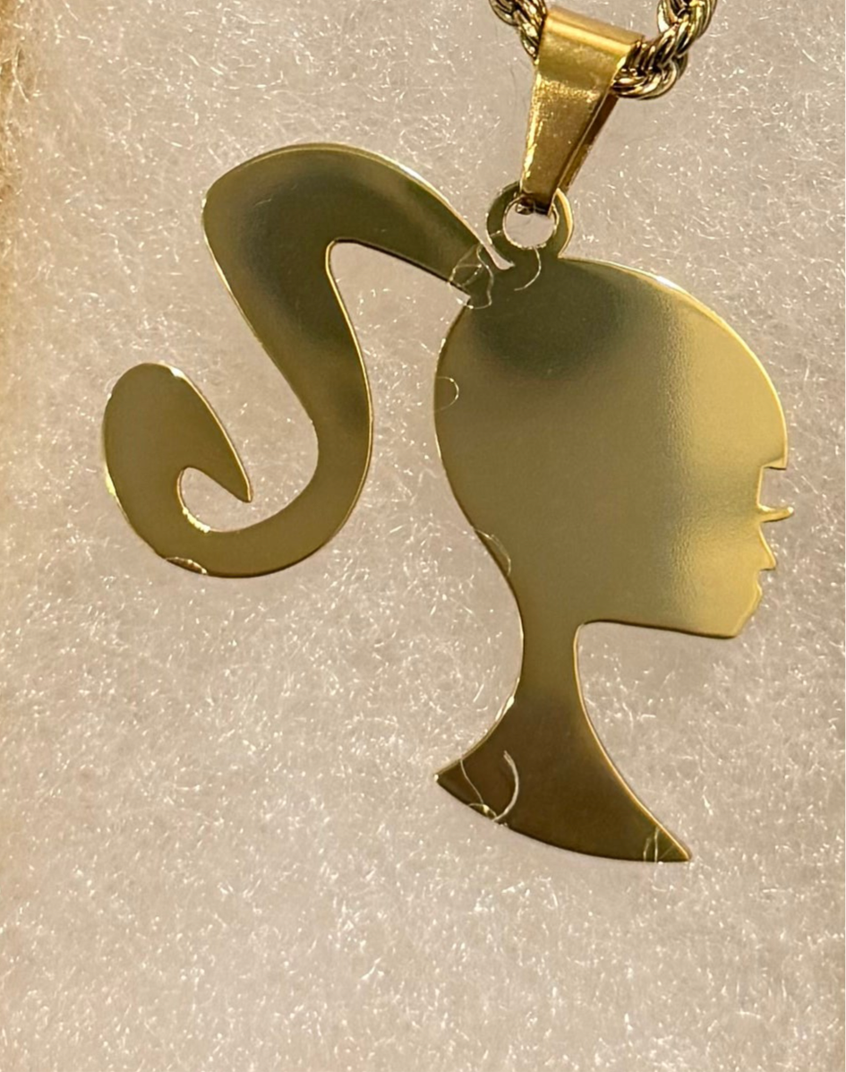 Barbie pendant
