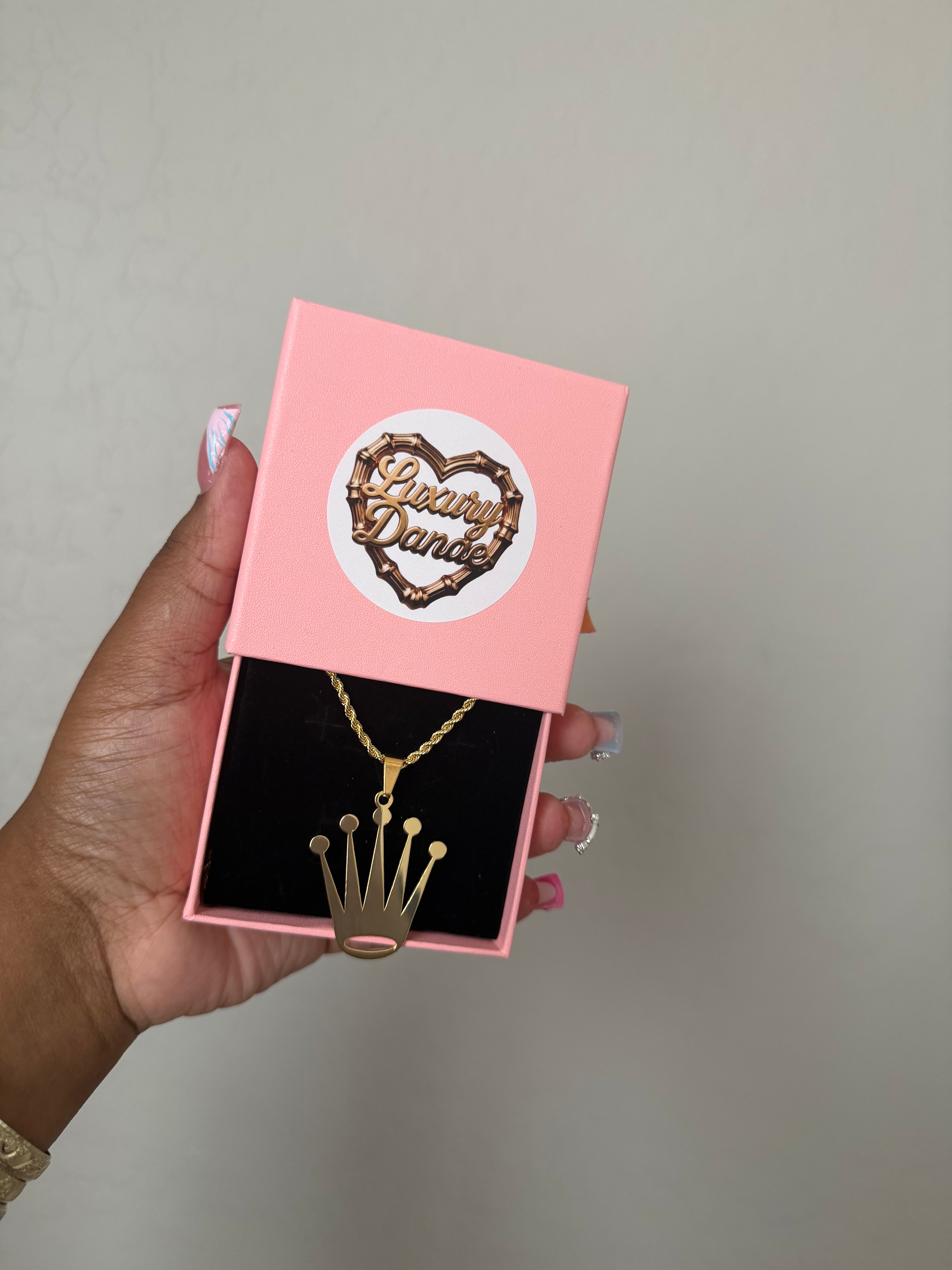 Crown Pendant With Chain